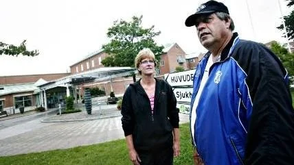 upprörda. När Ingalill Gustafsson behövde ambulans fick Nisse Eriksson hjälpa personalen hitta vägen tillbaka från Stånga till Visby. "Det känns inget tryggt", säger Nisse Eriksson.foto: petra jonsson