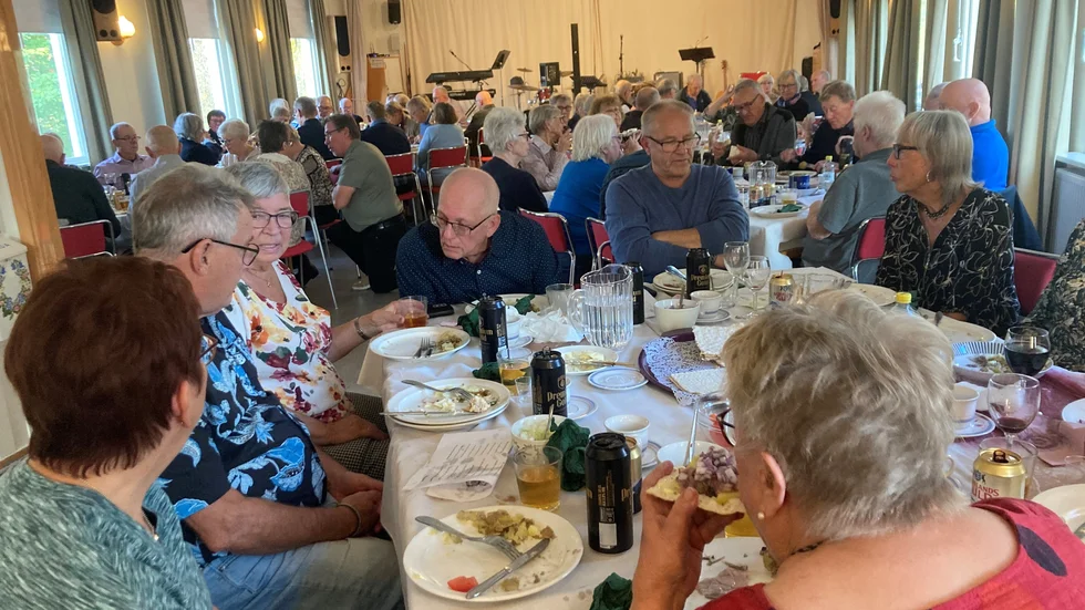 Fullsatt i Siljabloo när PRO ordnade surtströmmingsfest.