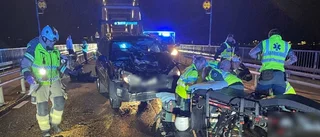 Dramatiska videon: Här frontalkrockar mc-föraren på Bergnäsbron