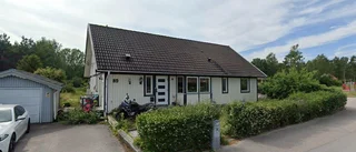 Nya ägare till hus i Inskogen, Oxelösund – prislappen: 2 900 000 kronor