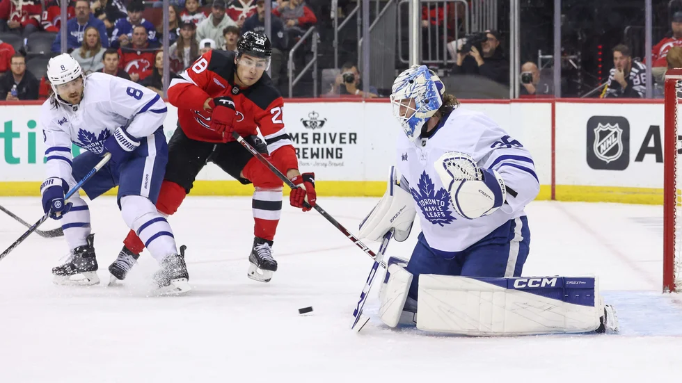 Eskilstunakillen Dennis Hildeby har nu debuterat för Toronto i NHL.