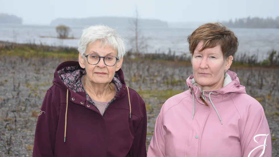 Vega Fogman och Ann-Kristin Georgson från Kalix kvinno- och tjejjour. Menar på att beslutet klingar illa med Kalix kommuns nollvision om mäns våld mot kvinnor.