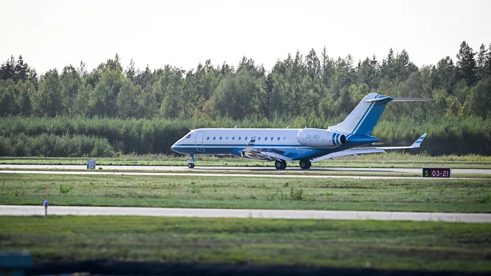 David Beckhams privatplan landade på Karlstad flygplats på torsdagseftermiddagen inför fredagens begravning av Sven-Göran Eriksson i Torsby.