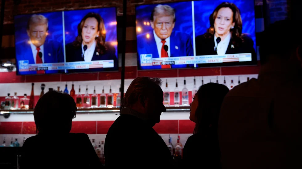 San Antonio-bor samlade på en restaurang för att se debatten mellan demokraten Kamala Harris och republikanen Donald Trump.