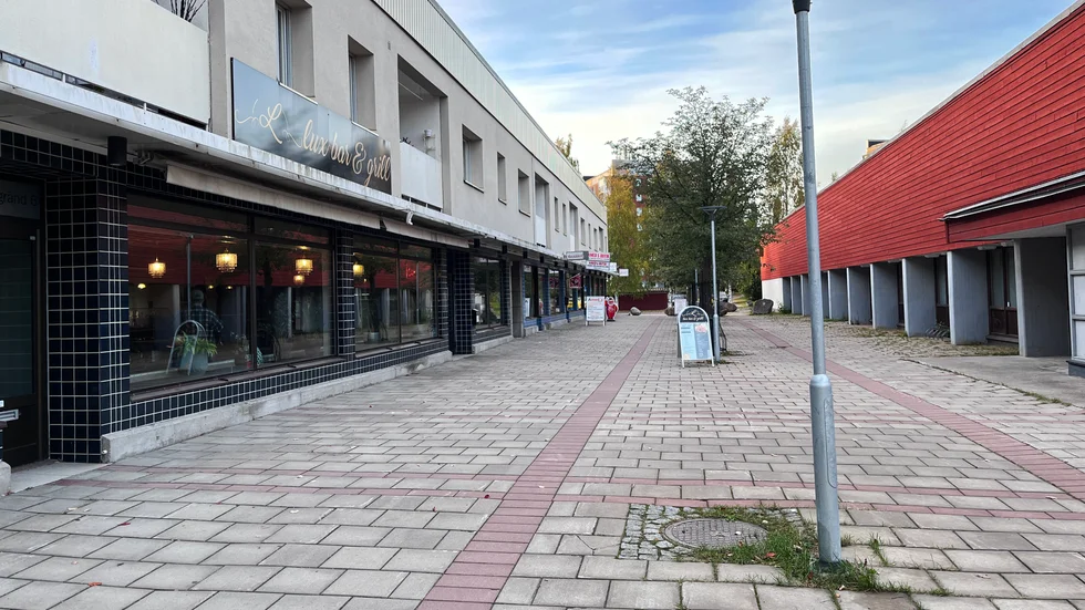 Örnäset centrum bjuder på smygpremiär av Zackes nya album "Noir" under lördagen.