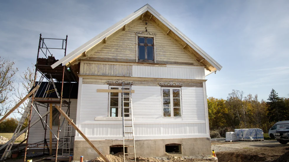 Många utomstående, inte minst de närmsta grannarna, har intresserat sig för vad som händer med huset i Ekeby, som stått obebott i över 50 år.