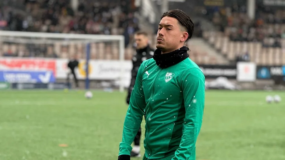 Adam Larsson avslutade på bästa sätt på Åland när han i sista omgången gjorde båda målen i segermatchen mot Uleåborg. Då hängde IFK Mariehamn kvar i högsta ligan.