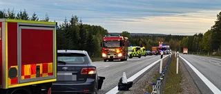 Elva fordon i krock på E4 i höjd med Gäddvik – en till sjukhus