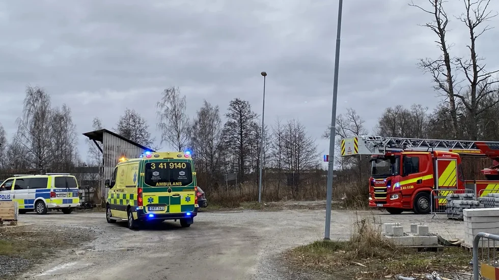 Blåljusenheter på plats kort efter larmet.