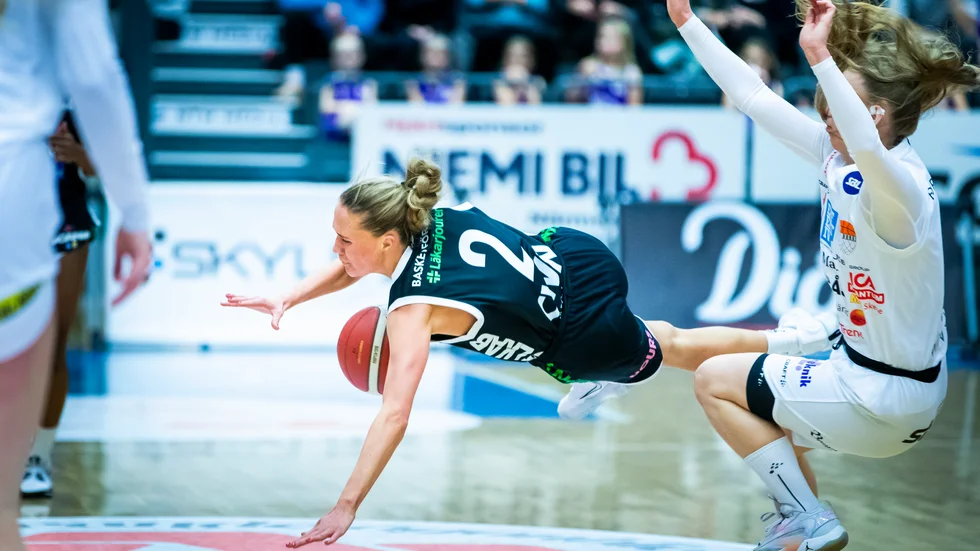 Sofia Perssons Luleå Basket körde som väntat över Mark Borås.
