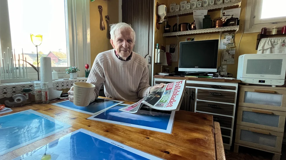 Te, macka och Folkbladet på morgon. Det är vanan som Bo Sonelin haft under nästan ett halvt sekel.