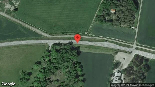 Stopp på väg 77 på grund av trafikolycka med en personbil