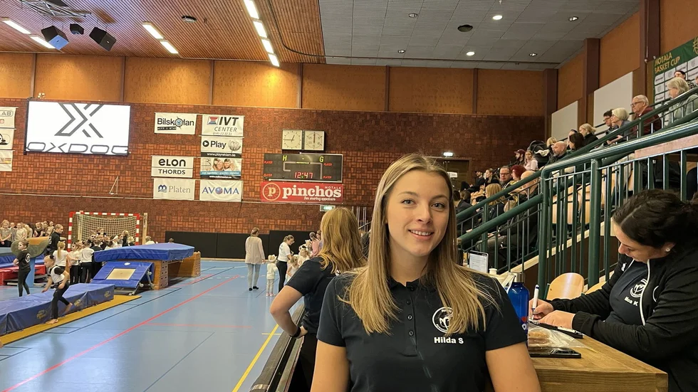 Motala gymnastikförening, här ordföranden Hilda Strömberg på en av klubbens senaste uppvisningar i Motala sporthall, har tilldelats ett stipendium på 100 000 kronor.