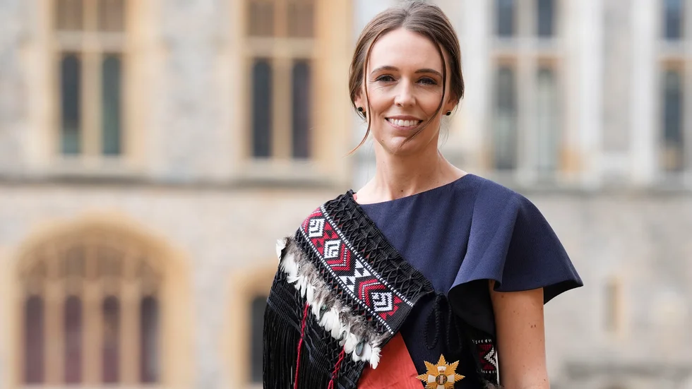 Jacinda Ardern var statsminister i New Zealand under åren 2017-2023. Folkbladets återkommande krönikör i ekonomiska/politiska frågor Hedi Bel Habib lyfter fram hennes initiativ för en "välbefinnandeekonomi" som angelägna och viktiga insatser för en sundare tillväxt där psykisk och fysisk folkhälsa driver på för längre liv och ökad BNP. 