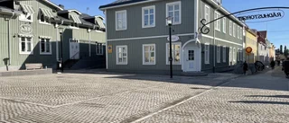 Tokar, varför vill ni ha bilar på torget?