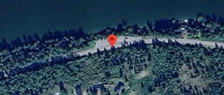 Olja stör trafiken på väg 214