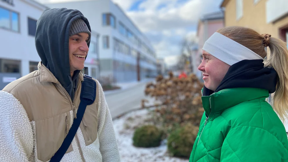 Philip Alvberger och Clara Källgren ska slå på stort under alla hjärtans dag genom att göra en dagsutflykt till Stockholm.