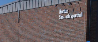Mögel och fuktskador i simhallen – pengar till renovering saknas 