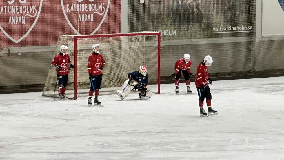 KVBS ledde länge mot serieledarna – men föll ihop i slutet.