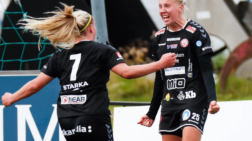 Eveliina Summanen, till höger, lämnar Kristianstad för spel i Tottenham. Arkivbild.