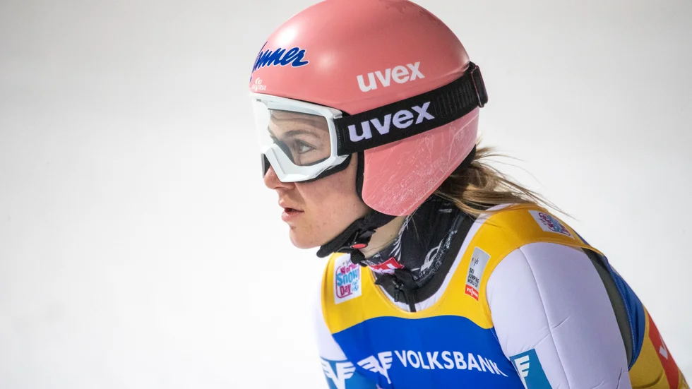 Österrikiska backhopparen Sara Marita Kramer missar OS. Arkivbild.