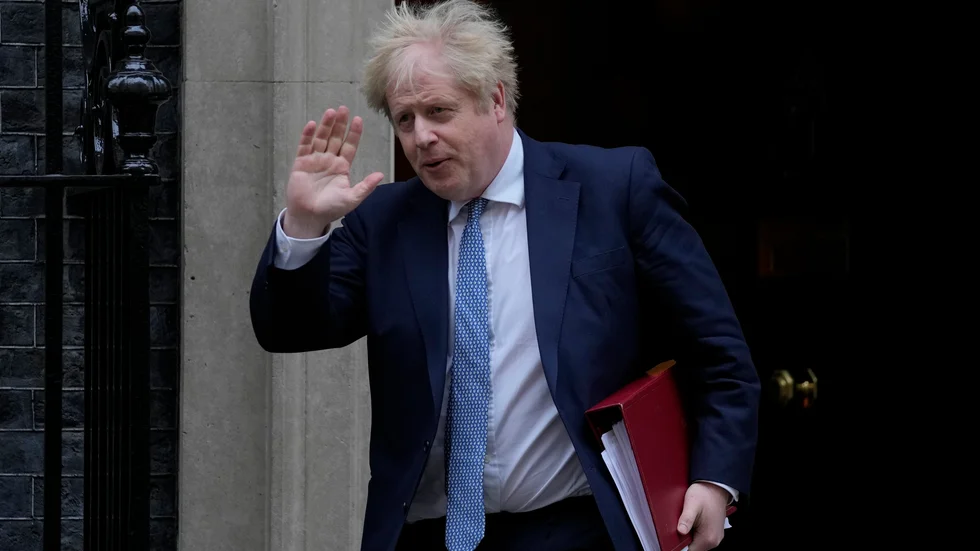 Storbritanniens premiärminister Boris Johnson utanför residenset 10 Downing Street.