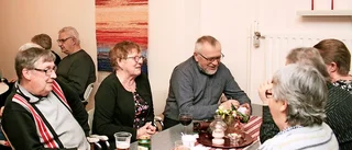 Seniorer i Skelleftehamn på pubkväll