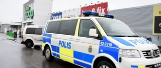 Maskerad man rånade apotek