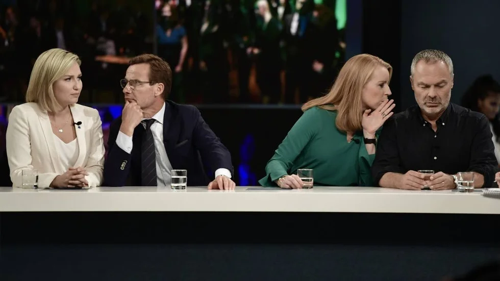De två till höger på bilden avgör hur det går. Det skriver dagens debattör.