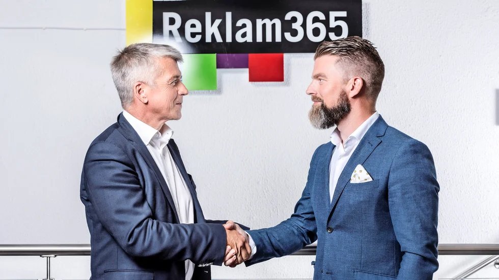 Tar över. Norran Västerbottens Tidnings AB-koncernen med Anders Westermark som vd (t v) köper Reklam365 i Luleå där Mikael Lindgren varit vd.