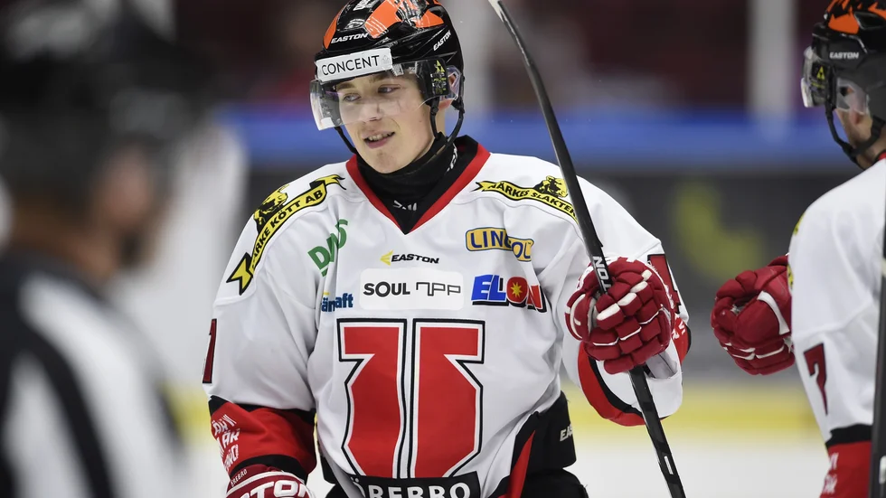 Kontraktslös. Förre AIK:aren Joel Mustonen letar efter ny klubb i SHL. Foto: Björn Lindgren/TT.