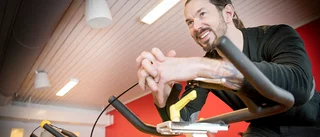 Cancern tog hans dotter – nu ska Olov cykla ett halvt dygn för kampen mot sjukdomen