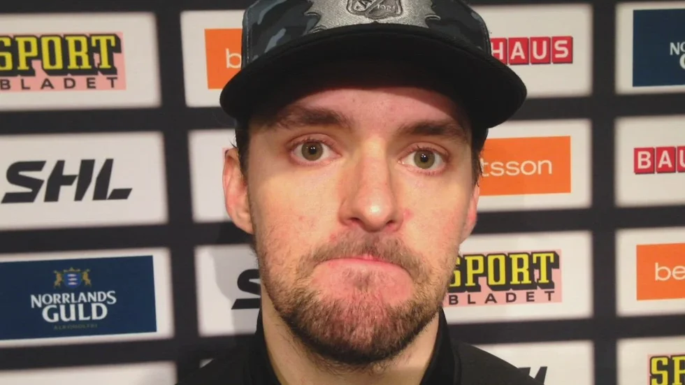 Gustaf Lindvall fick chansen mellan stolparna mot Djurgården – när AIK förlorade för tredje matchen i rad. Nu krävs seger för AIK på söndag för att inte säsongen ska vara över.
