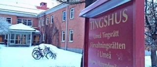 Skelleftebon körde bil med kompisarna på taket 