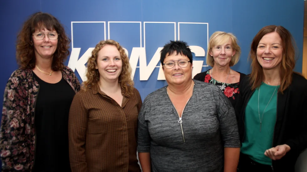 Lönechef Helene Forslund, Evelina Degerman, Karin Rönnlund, Åsa Enmark och kontorschef Åsa Lundström.