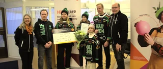 300.000 kronor till tjejhockeyn: "Kul att det är tjejerna som uppmärksammas"