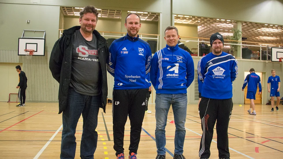Fyra av sju Ronny Enoksson, Leif Persson, Leif Johansson och Christian Berglund är på plats på A-lagets träning. Foto: Malin Johansson