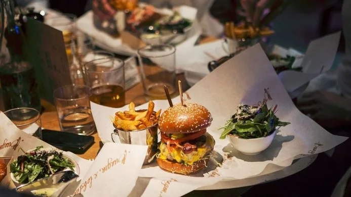 I Skellefteå närmar sig en lösning för Bastard Burgers. 
