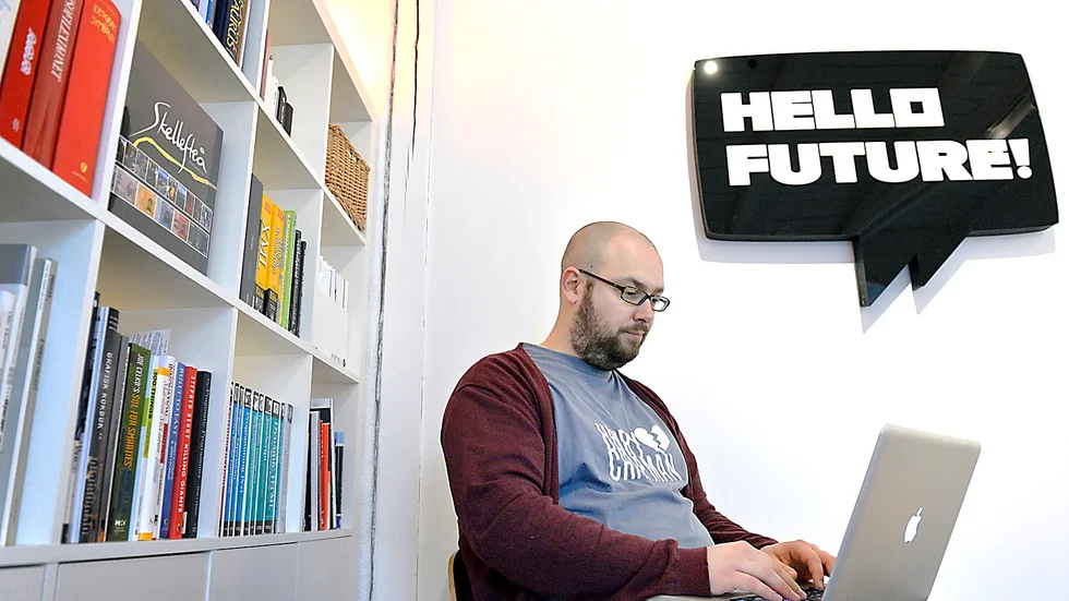 Kalle Jegers  jobbar som strateg hos Hello Future.