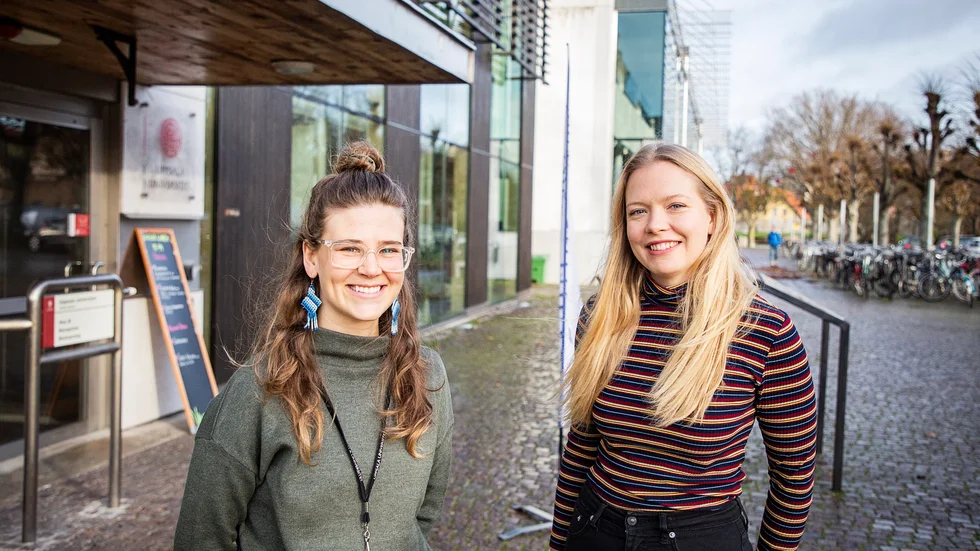 Fie Broker-Bulling och Iida Pyykkö hoppas att så många som möjligt tar chansen att komma och prata hållbarhet på Rindi i helgen.