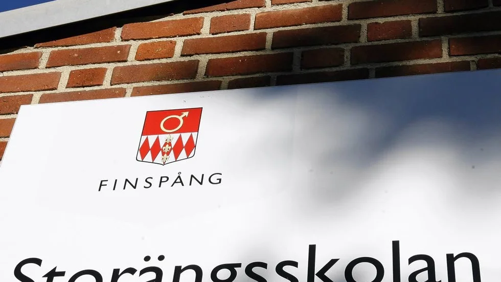 Hämnas. Eleven tog med både yxa och lie till skolan efter att ha hamna i bråk med en annan elev. Men skolan har valt att inte polisanmäla händelsen