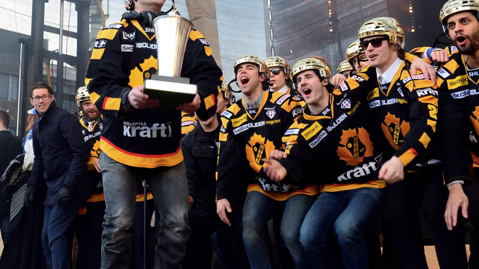 Byter kapten. Två år i rad har Jimmie Ericsson lyft SM-bucklan. Nu får AIK leta en ny kapten.