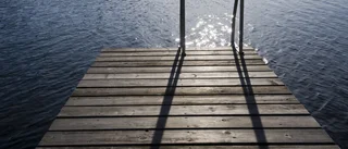 Får riva flyttad brygga