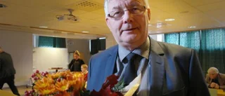 Bert avtackades med blommor