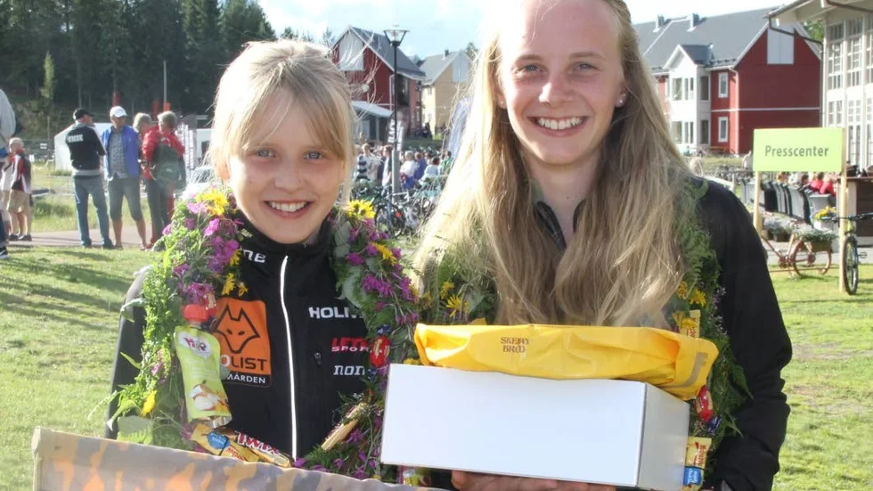 Prisade. Två av dagens triumferande Kolmårdare. Yrsa Röjgård och Kerstin Ljungemyr tog var sin etappseger på tredje etappen av O-ringen. Foto: Nils Sjödin