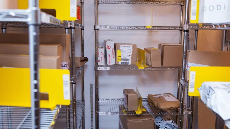 Om några paket verkligen hade beställts förtäljer inte historien.