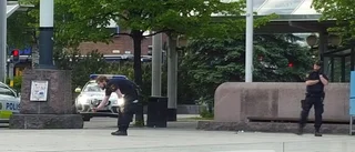 Mordförsök på torget – en person gripen