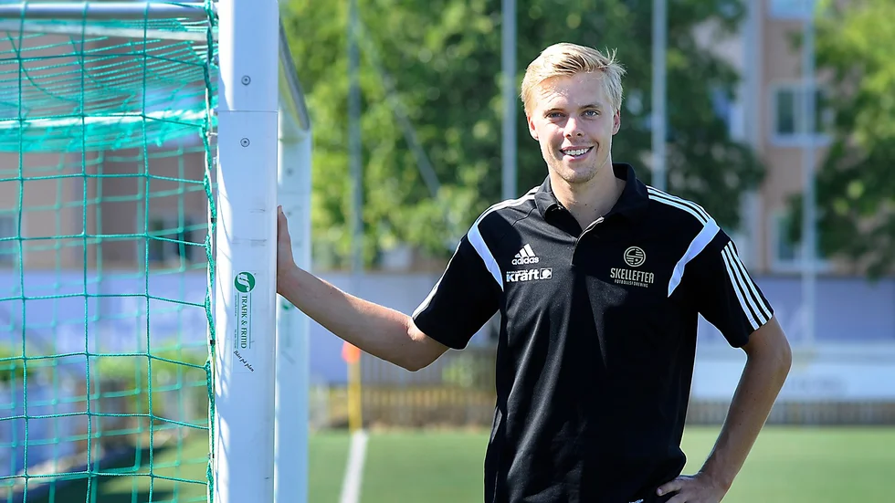 ETT ÅR TILL. Fredrik Enberg blir kvar i FF:s mål även under 2015.