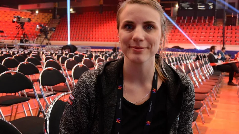 Praktik. Hanna Olsson läste på Himmelstalundsgymnasiet, men valde bort smådjursjukvården för musikbranschen. Nu gör hon drömpraktiken på Melodifestivalen.