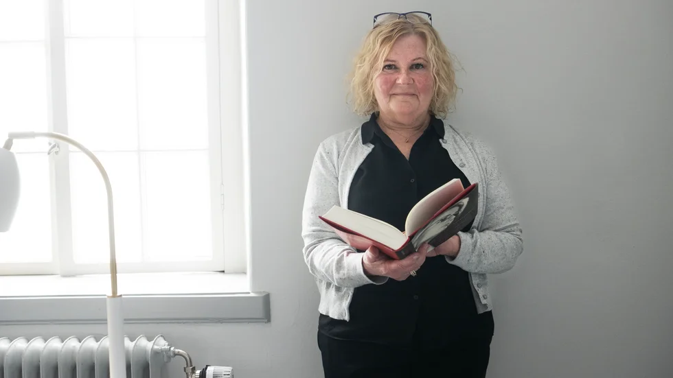 "'Väninnan' skrev jag efter ett trauma. Men den här boken har jag jobbat mer metodiskt och professionellt med. Det har varit väldigt roligt att umgås med Anna levande, att få följa med henne på resan, även om hon inte riktigt finns i rummet, säger Eva Franchell om sin biografi över Anna Lindh.